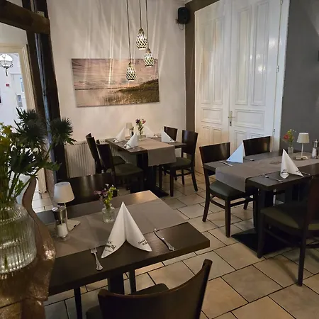 فندق Ovelgoenner Hof 3*